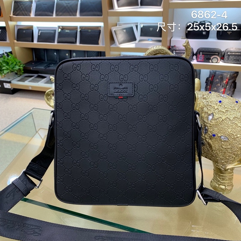 Gucci Handbags 464